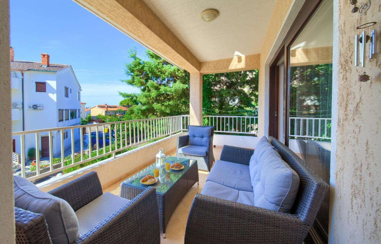 Apartment Lidija Krk Town Luaran gambar