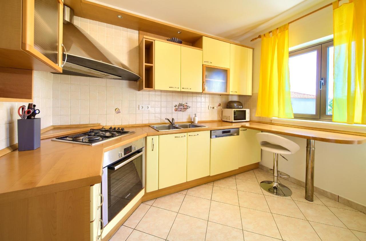 Apartment Lidija Krk Town Luaran gambar